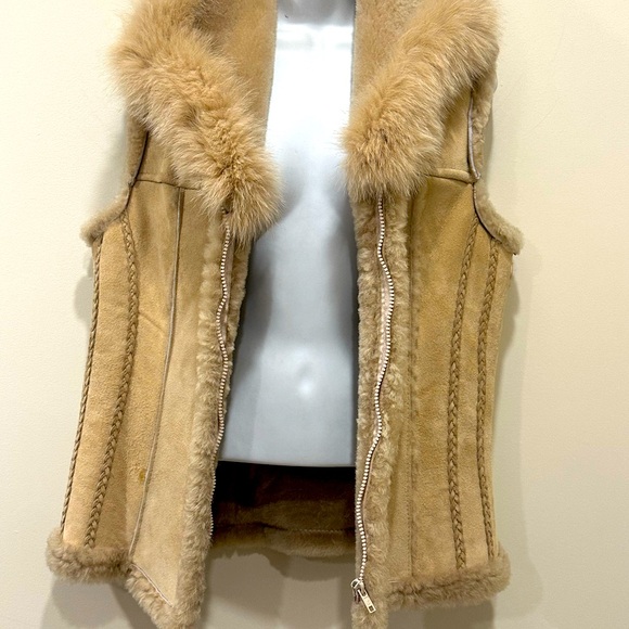 Mitchie’s Matchings Genuine Shearling Vest - Picture 3 of 16